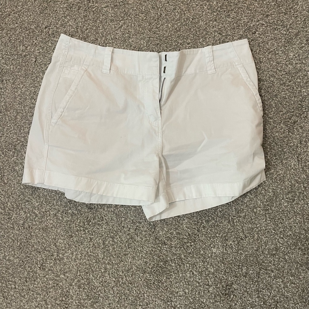 Vineyard Vines White Women’s Bermuda Shorts